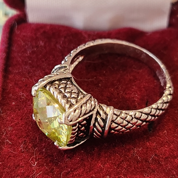 Very pretty apple green gem...from Premiere Jewelry - Picture 2 of 7